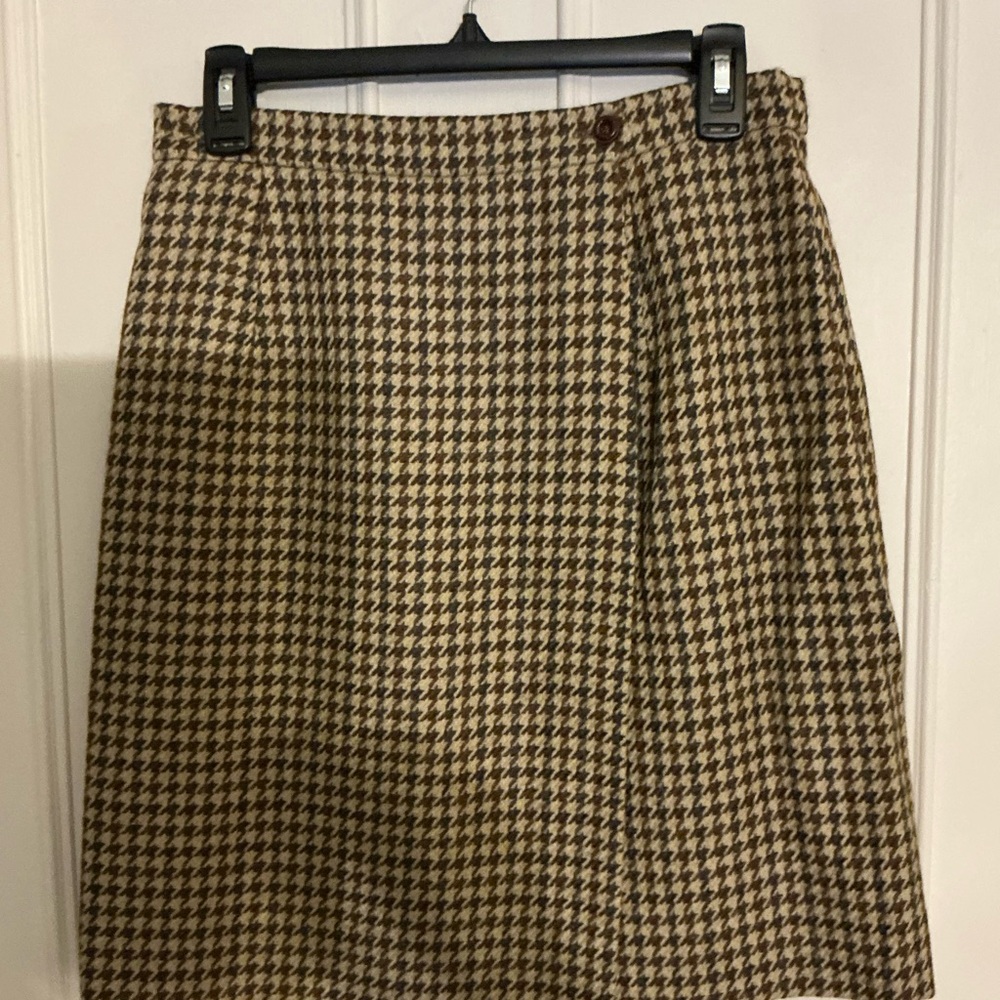 Classic Houndstooth Skirt